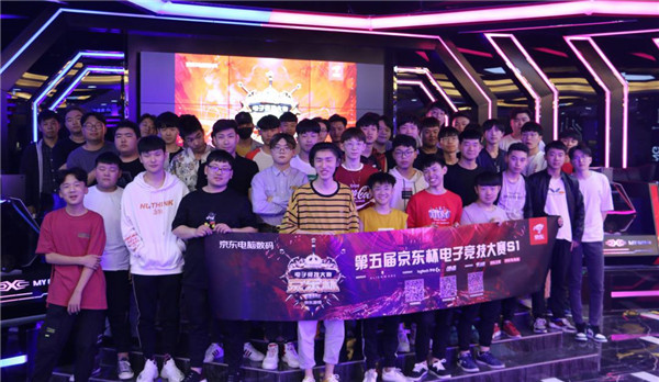 正是他成为